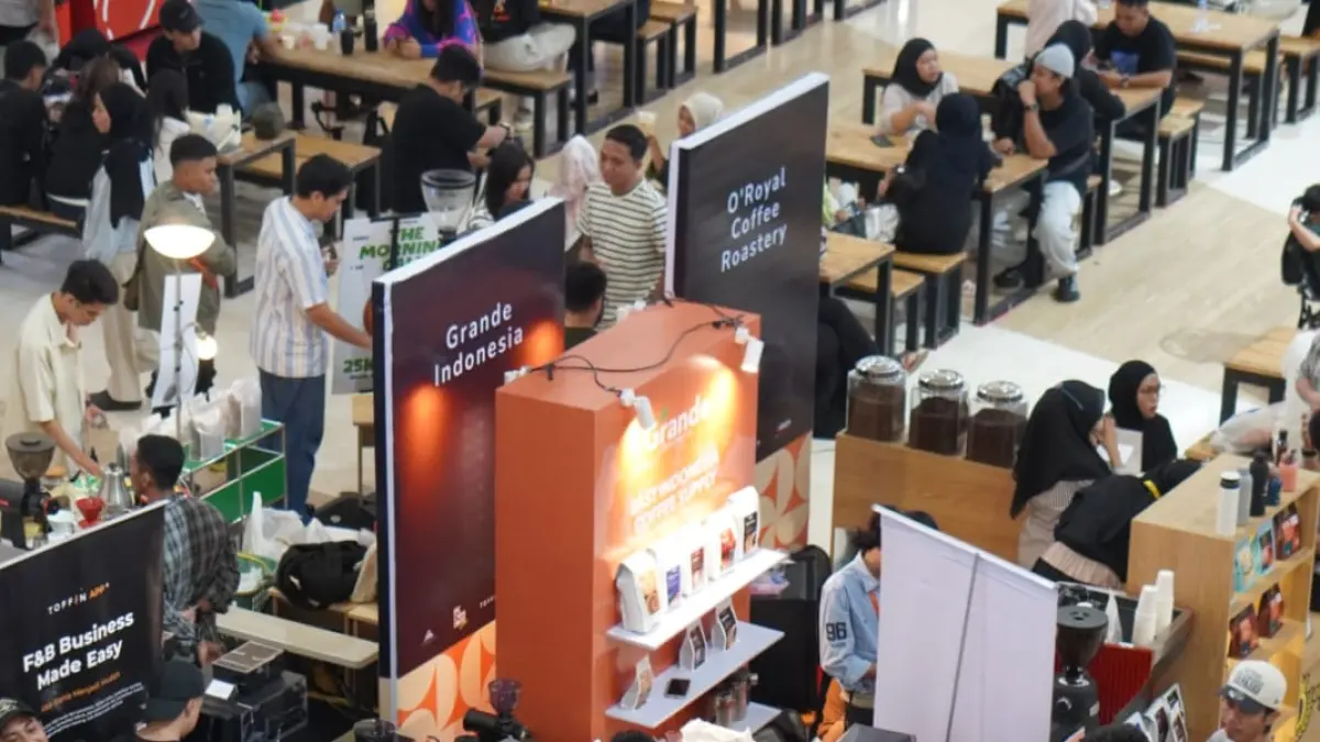 Ribuan pengunjung memadati Lombok Epicentrum Mall saat ELCW 2026, transaksi kopi tembus Rp2 miliar dalam 4 hari.