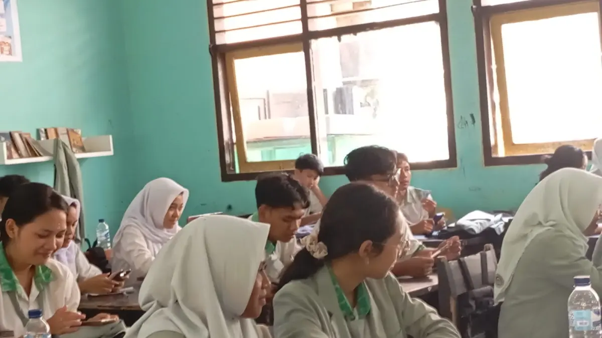 Siswa SMAN 4 Mataram melaksanakan kegiatan belajar mengajar, belum lama ini. Sebanyak 11 siswa Smanca lolos SNBP 2026, tembus PTN favorit.


