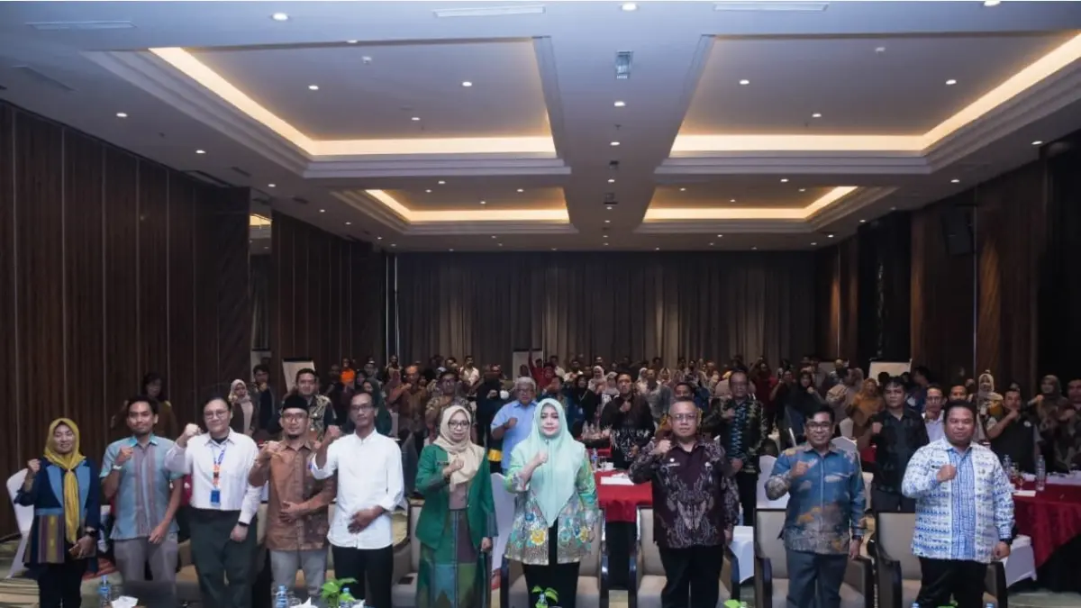 BENCANA: Wagub NTB Indah Dhamayanti Putri (empat dari kiri), Kepala Bappeda NTB Baiq Nelly Yuniarti, dan sejumlah kepala OPD Pemprov NTB saat menghadiri Musrenbang Tematik Kebencanaan dan Perubahan Iklim di Mataram. (KOMINFOTIK NTB/LOMBOK POST)