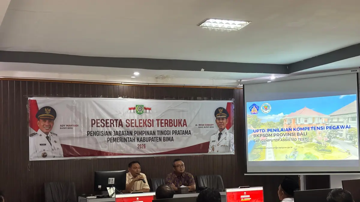IKUT SELEKSI: Puluhan pejabat mengikut seleksi terbuka jabatan tinggi Pratama, Jumat (10/4). (Dok Prokopim Setda Bima)