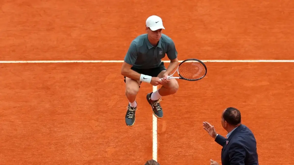 Jannik Sinner kalahkan Alexander Zverev dan melaju ke final Monte-Carlo, berpeluang hadapi Carlos Alcaraz sekaligus rebut ranking 1 dunia. (Instagram ATP Tour)