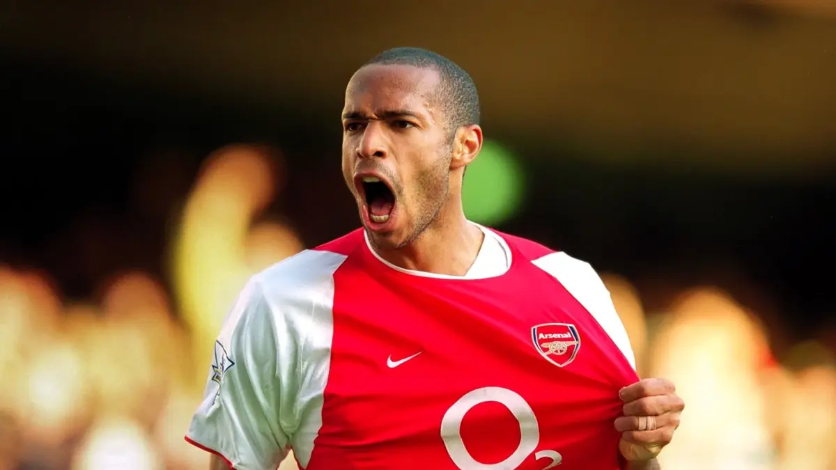 Legenda Thierry Henry kritik keras Arsenal FC usai kalah dari Bournemouth. Sebut The Gunners tak punya mental juara di Premier League.