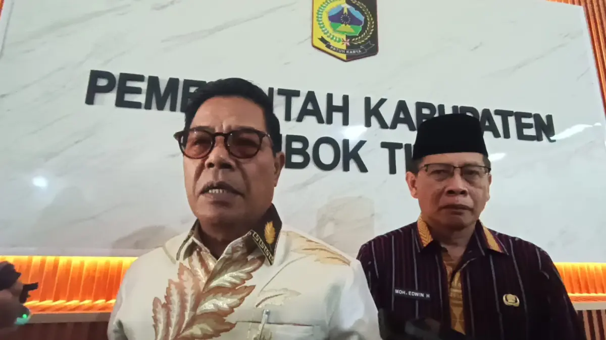 Pemkab Lotim saat berikan keterangan terkait PJU. (SUPARDI/LOMBOK POST)