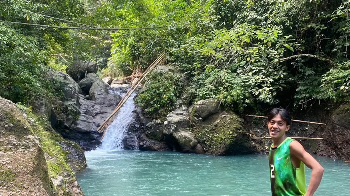 AIR TERJUN SAKRAL: Inilah Air Terjun Tibu Ijo yang ada di Desa Kekait, Kecamatan Gunungsari. (TONI/LOMBOK POST)