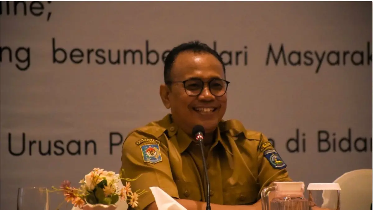 Kepala Dinas Kominfotik NTB sekaligus Juru Bicara Pemprov NTB Ahsanul Khalik saat menghadiri FGD di Aruna Senggigi Resort & Convention, Senin (13/4). (Kominfotikntb/Lombok Post)