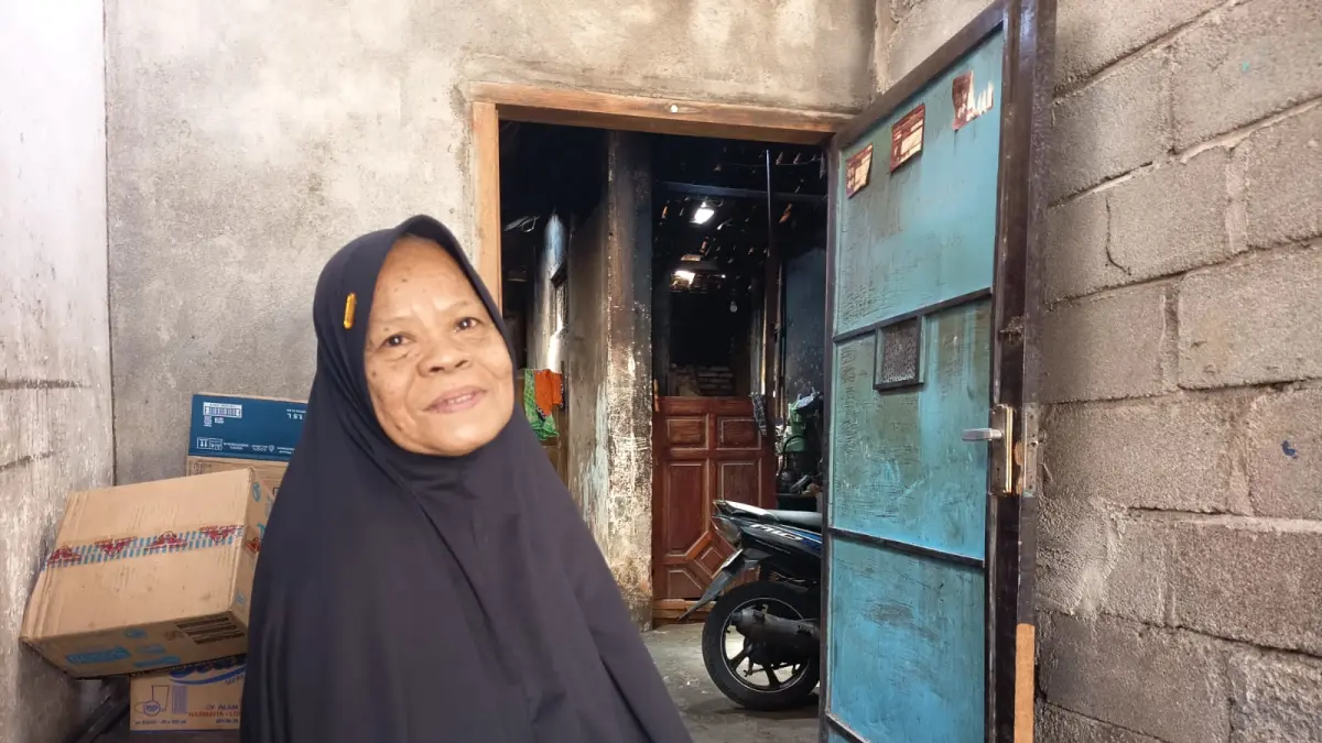 Nenek Rahma Naik Haji (SUPARDI/LOMBOK POST)