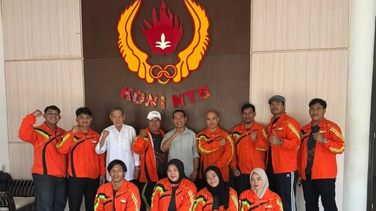 Tim angkat besi NTB saat dilepas KONI NTB menuju Kejurnas Angkat Besi Senior 2026. (IST/LOMBOK POST)