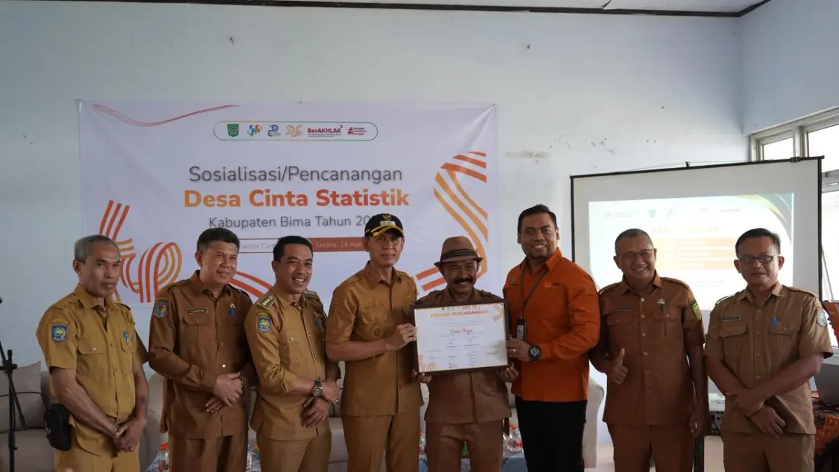 Wakil Bupati Bima Irfan Zubaidy, bersama Kepala BPS Kabupaten Bima Lalu Yuriade Mulana secara resmi mencanangkan Program Desa Cinta Statistik (Desa Cantik) Tahun 2026 di Aula Kantor Camat Woha, Kabupaten Bima.