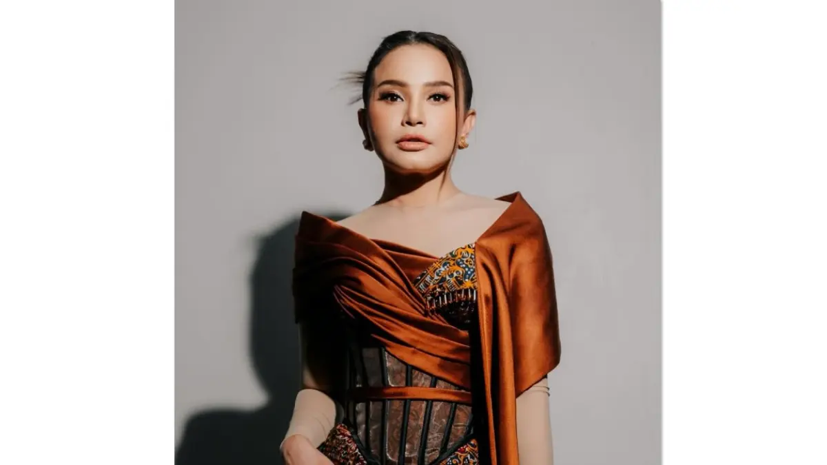 LANGKAH TEGAS: Rossa menumpuh langkah hukum dengan menyomasi puluhan akun medsos penyebar konten fitnah. Langkah ini ditempuh agar pelaku jera. (Instagram @itsrossa910)