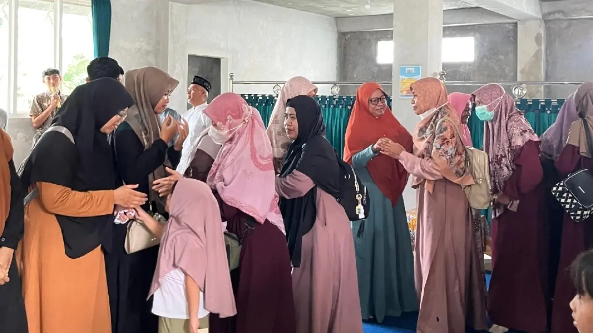 Yayasan Bina Insan Mandiri (YBIM) NTB saat menggelar acara Halal Bihalal, Jumat (10/4) lalu. (IST/Lombok Post)