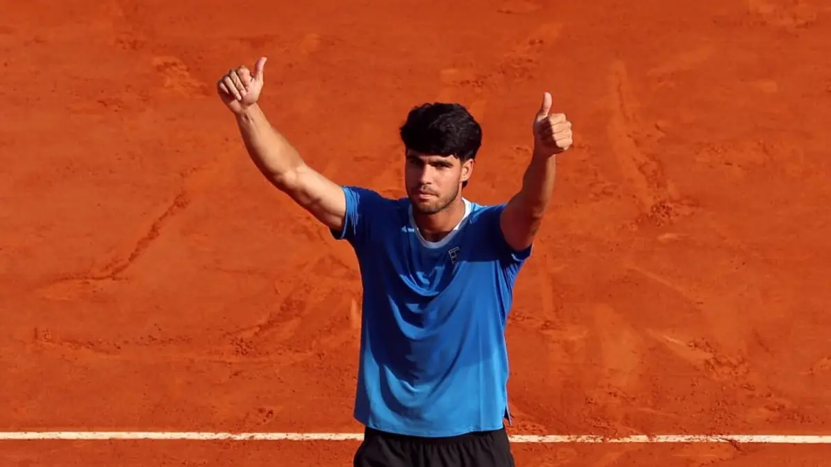 Carlos Alcaraz mundur dari Barcelona Open 2026 akibat cedera pergelangan tangan, gagal memangkas jarak poin dari Jannik Sinner. (Instagram Carlos Alcaraz)