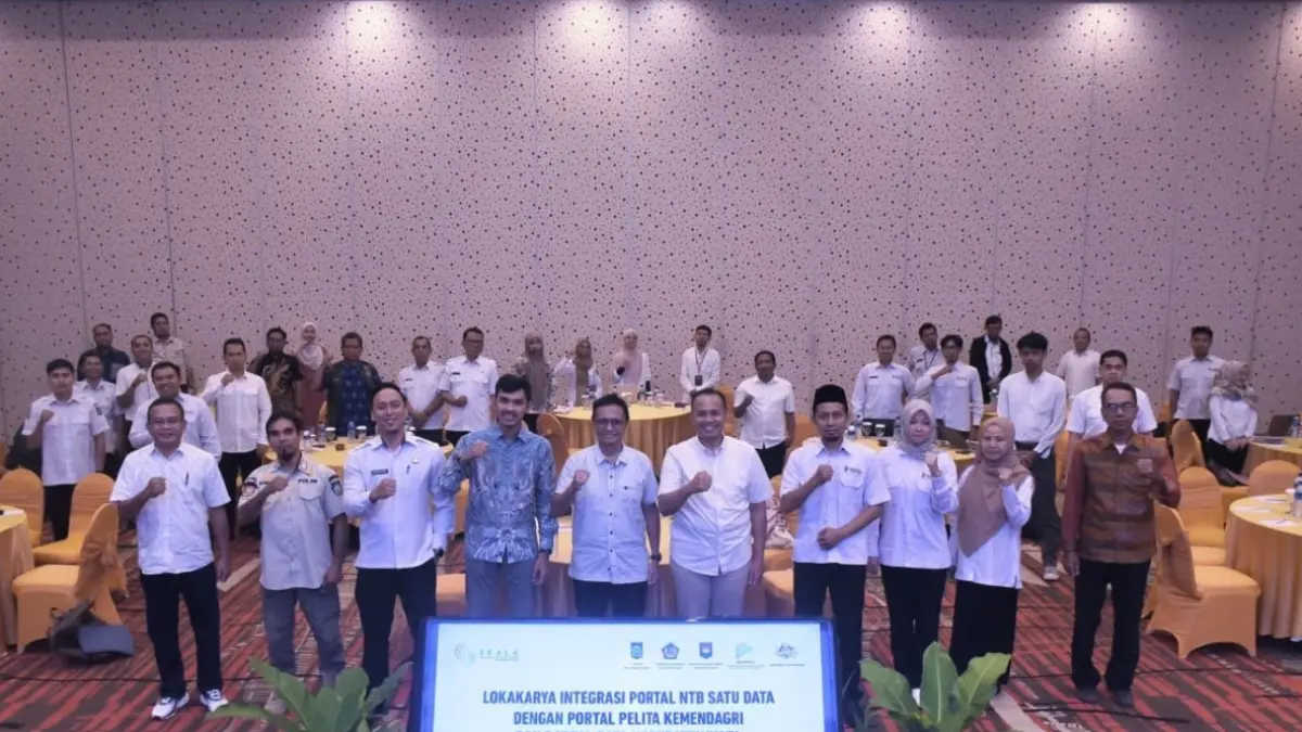 INTEGRASI: Kepala Dinas Kominfotik NTB Ahsanul Khalik bersama perwakilan SKALA dan Kemendagri saat kegiatan lokakarya di Golden Palace Hotel Mataram, Rabu (15/4). (DISKOMINFOTIK NTB/LOMBOK POST)