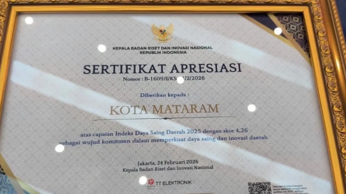KEBANGGAAN: Piagam penghargaan untuk Kota Mataram yang diterbitkan BRIN RI sebagai Kota Paling Maju di Indonesia. (DOK/KOMINFO)

