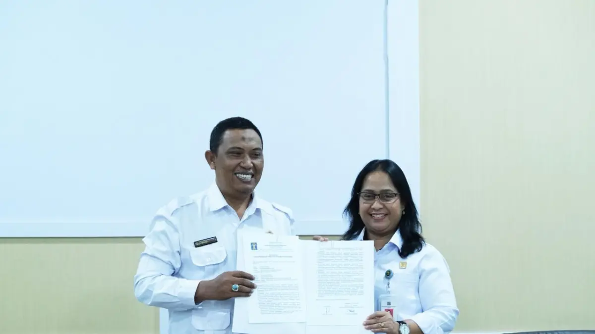 Kepala Kanwil Kemenkum NTB I Gusti Putu Milawati bersama Pemkab Sumbawa usai rapat harmonisasi 2 Raperda dan 10 Raperbup dalam rangka mendorong regulasi daerah lebih berkualitas dan selaras aturan nasional.