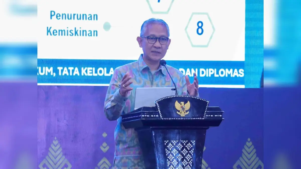 Direktur Jenderal Perimbangan Kemenkeu Askolani, saat memberikan materi Kebijakan Fiskal Nasional Tahun 2027 untuk Penguatan Pembangunan Daerah, di Musrenbang 2026 dalam rangka penyusunan RKPD Provinsi NTB Tahun 2027 di Mataram, Kamis (16/4). (DISKOMINFOTIK NTB FOR LOMBOK POST)