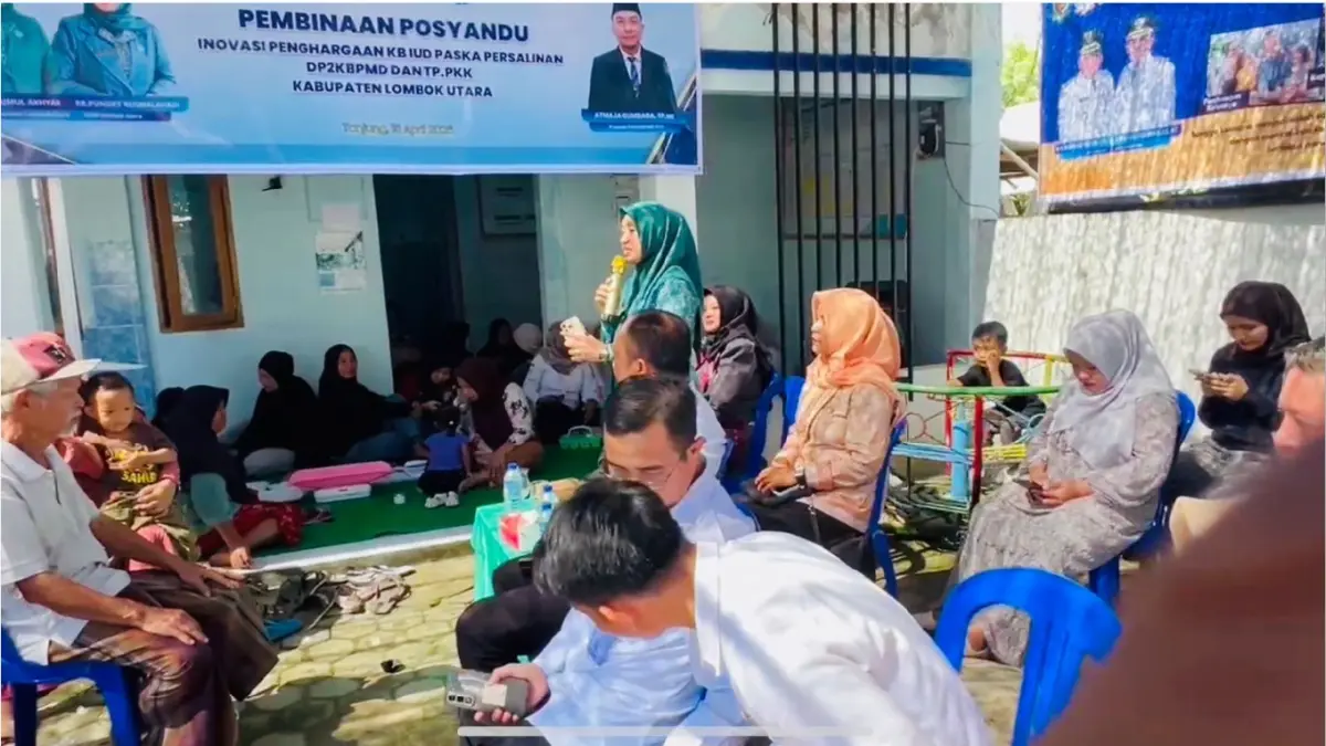 MENYIMAK: Para peserta mengikuti pembinaan posyandu inovatif, Rabu (15/4). (HABIBUL ADNAN/LOMBOK POST)