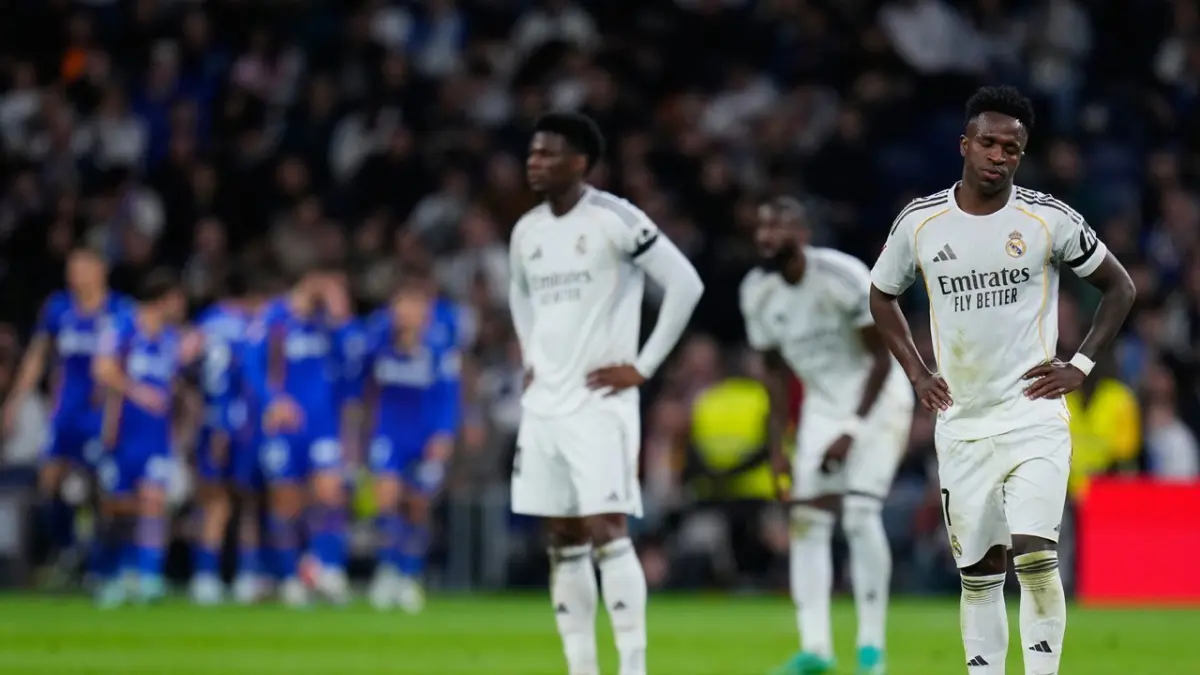 PANAS !: Real Madrid terancam nol gelar dua musim berturut-turut usai disingkirkan Bayern Munich. Kursi pelatih Alvaro Arbeloa kini memanas.