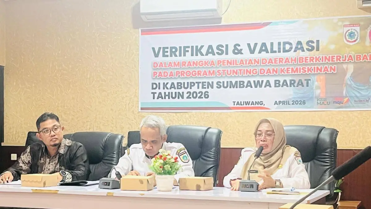 RAKOR PEKAT: Sekda KSB Hairul Jibril (tengah) memimpin rakor pencegahan dan pemberantasan penyakit masyarakat, Kamis (16/4). (IST/LOMBOK POST)&nbsp;