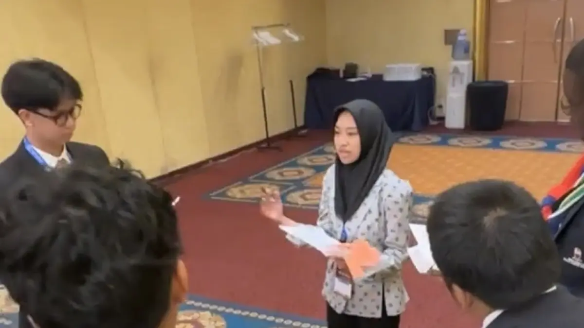 Azra menjadi salah satu peserta dalam Asia World Model United Nations (AWMUN) yang berlangsung di Korea Selatan pada 16–20 April 2026.