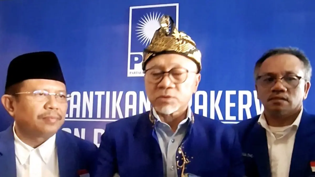 Ketua Umum PAN Zulkifli Hasan mengungkap komitmen koalisi PAN dan Gerindra di setiap pilpres. (UMAR/LOMBOK POST)