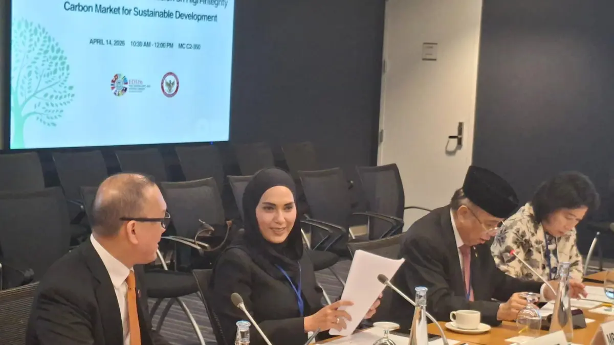 DISKUSI : Wakil Ketua DPR RI, Sari Yuliati (dua dari kiri)&nbsp; menghadiri acara diskusi&nbsp; bertajuk “Towards High-Integrity Carbon Markets in Indonesia: Progress and Prospects”&nbsp; di Washington, DC, Amerika Serikat (AS) pekan lalu. (IST)