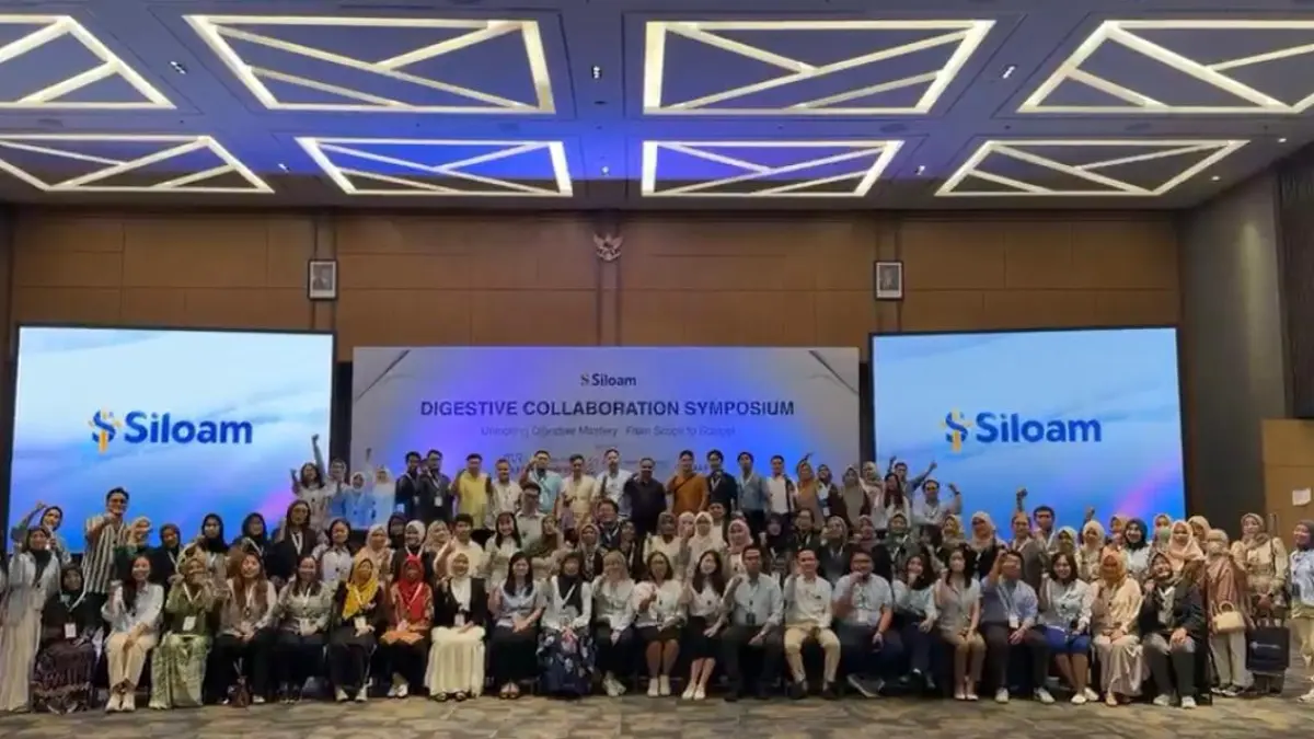 f-simposium

TINGKATKAN KOMPETENSI: Suasana Digestive Collaboration Symposium RS Siloam Mataram bersama RS Siloam Bali di Hotel Prime Park Mataram, Minggu (19/4) yang diikuti ratusan tenaga kesehatan untuk meningkatkan penanganan penyakit pencernaan. (Yongki/Lombok Post)
