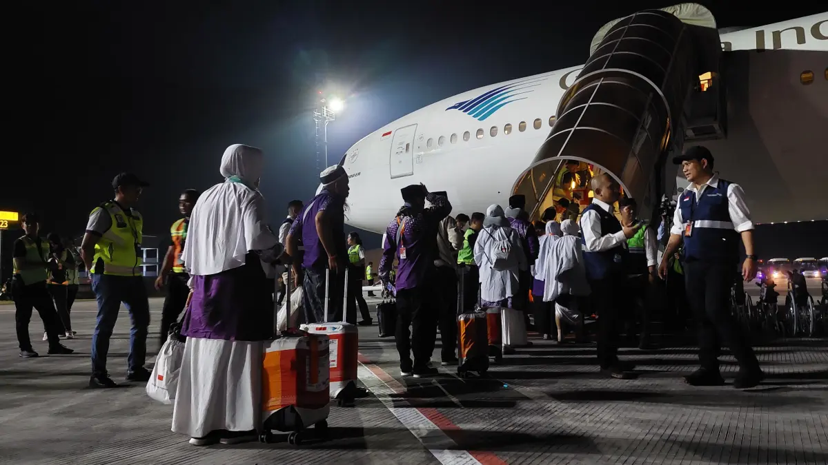 Ratusan jamaah haji asal Lombok saat hendak berangkat ke Tanah Suci melalui BIZAM Lombok tahun lalu. 