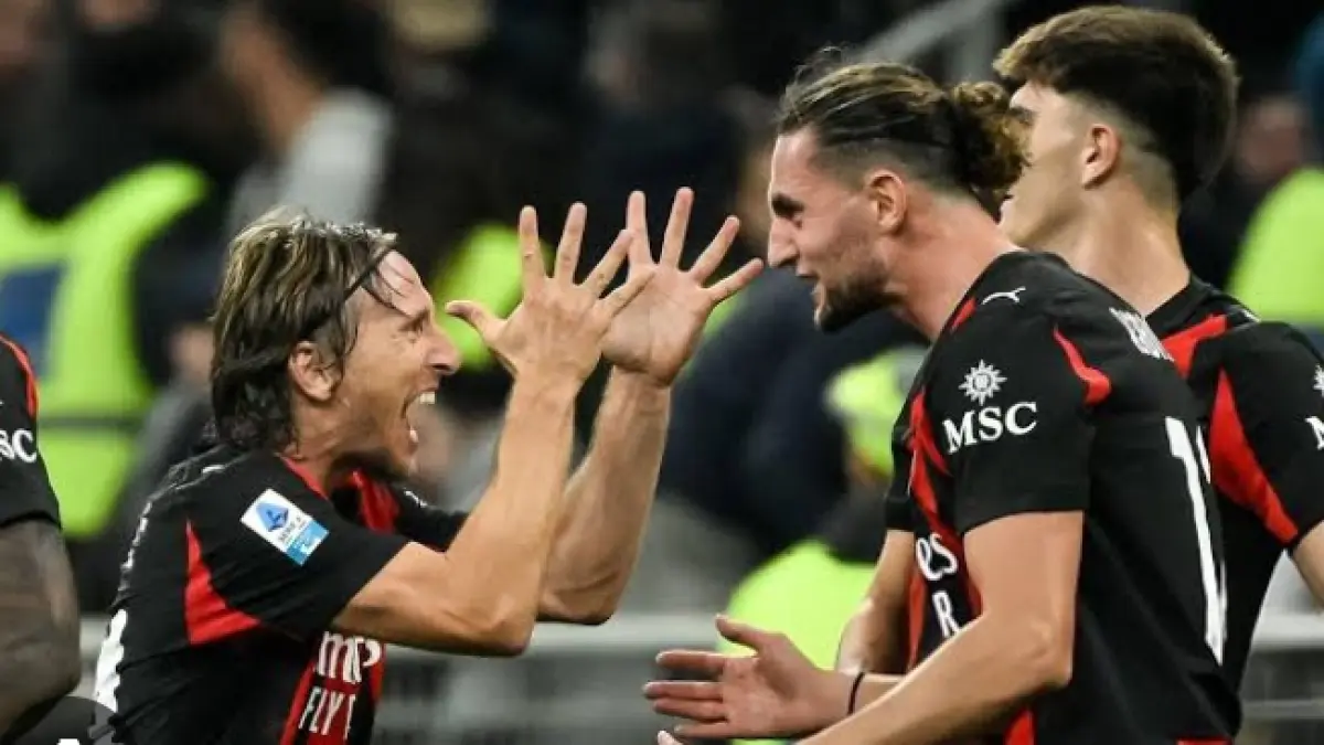 Andalan lini tengah AC Milan, Luka Modric dan Adrien Rabiot. (Istimewa) 