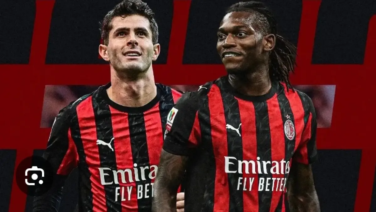 Christian Pulisic dan Rafael Leao, 2 striker AC Milan yang bisa saja pergi pada akhir musim. (Istimewa) 