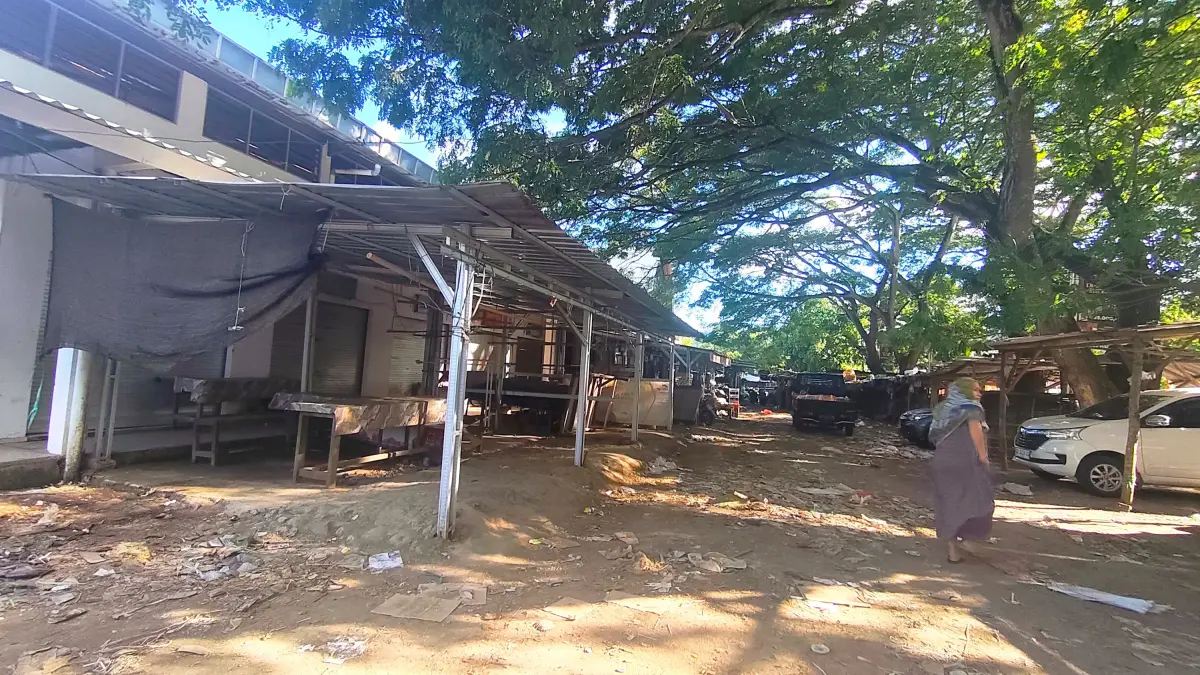 Pemkab Lombok Tengah akan menerapkan pembayaran non tunai saat transaksi di Pasar Kuta, Desa Kuta, Pujut, Lombok Tengah.
