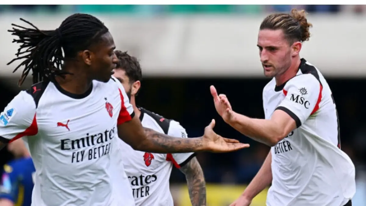 Rafael Leao sesaat memberi assist yang dituntaskan dengan baik oleh Adrien Rabiot saat AC Milan mengalahkan Hellas Verona. (Istimewa) 