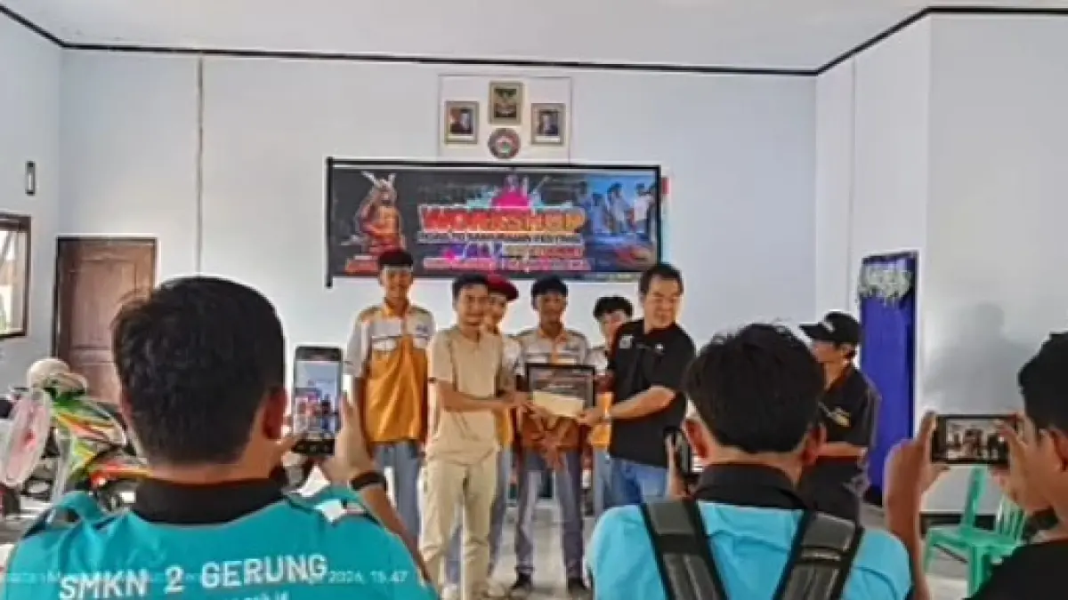 SANG JUARA: Siswa SMKN 5 Mataram meraih juara I pada Workshop Road to Samurai Festival for Student tingkat Provinsi NTB yang diadakan di SMKN 1 Manggelewa, Kabupaten Dompu, belum lama ini.