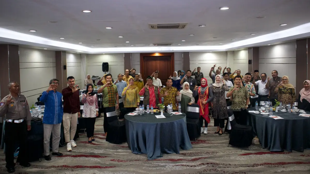 Para peserta kegiatan publikasi hasil evaluasi Infrastructure Transparency Index (ITI) Provinsi NTB oleh Construction Sector Transparency (CoST) NTB di Hotel Lombok Raya, Kamis (23/4).