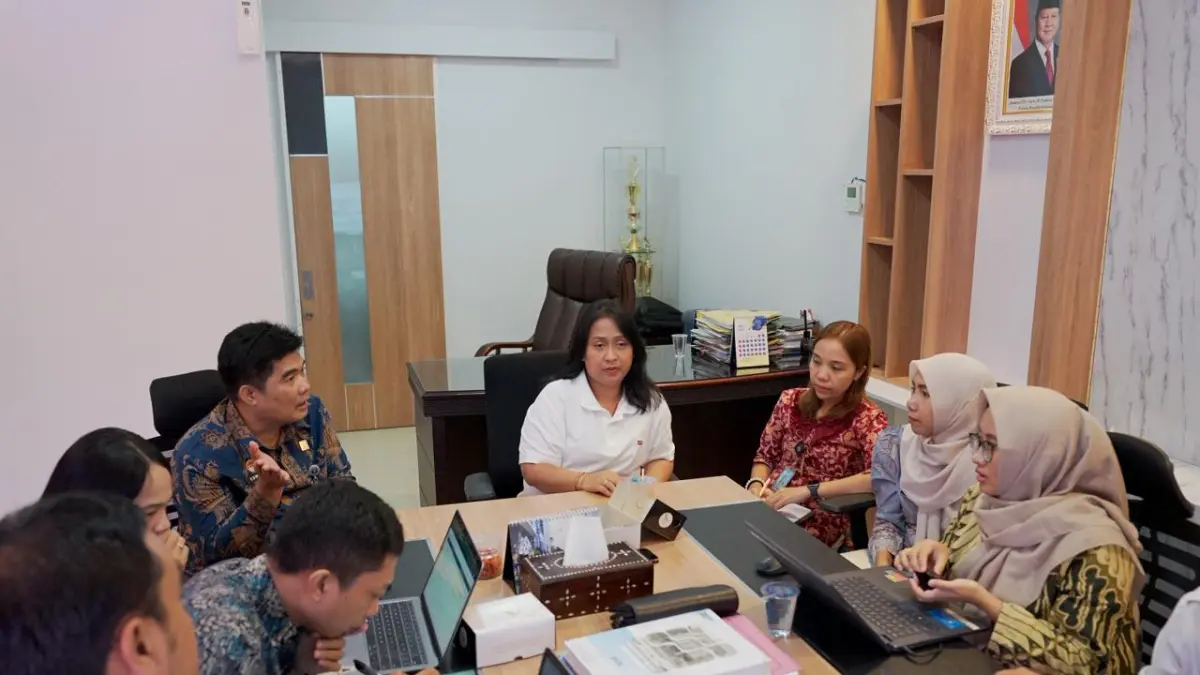Jajaran Kanwil Kementerian Hukum Republik Indonesia NTB mengikuti rakor penguatan pelayanan publik secara virtual untuk mendorong inovasi birokrasi.