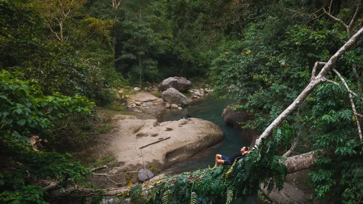 defaultHIDDEN GEM: Pemandian alam Kokoq Kepor berada di Desa Bukit Tinggi atau di Utara Bendungan Meninting. (IVAN/LOMBOK POST)