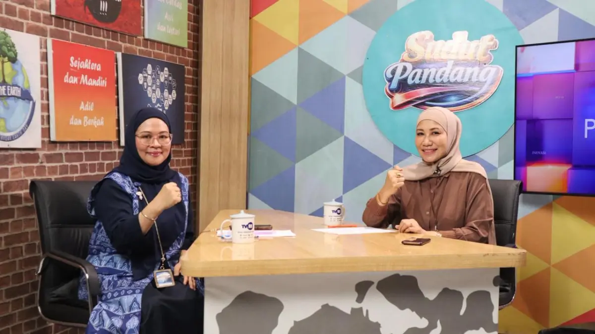 SOSOK INSPIRATIF: Direktur RS Mandalika dr Oxy Cahyowahyuni saat menjadi narasumber program Sudut Pandang TVRI NTB, memaparkan transformasi dan penguatan layanan RS Mandalika di kawasan KEK Mandalika.