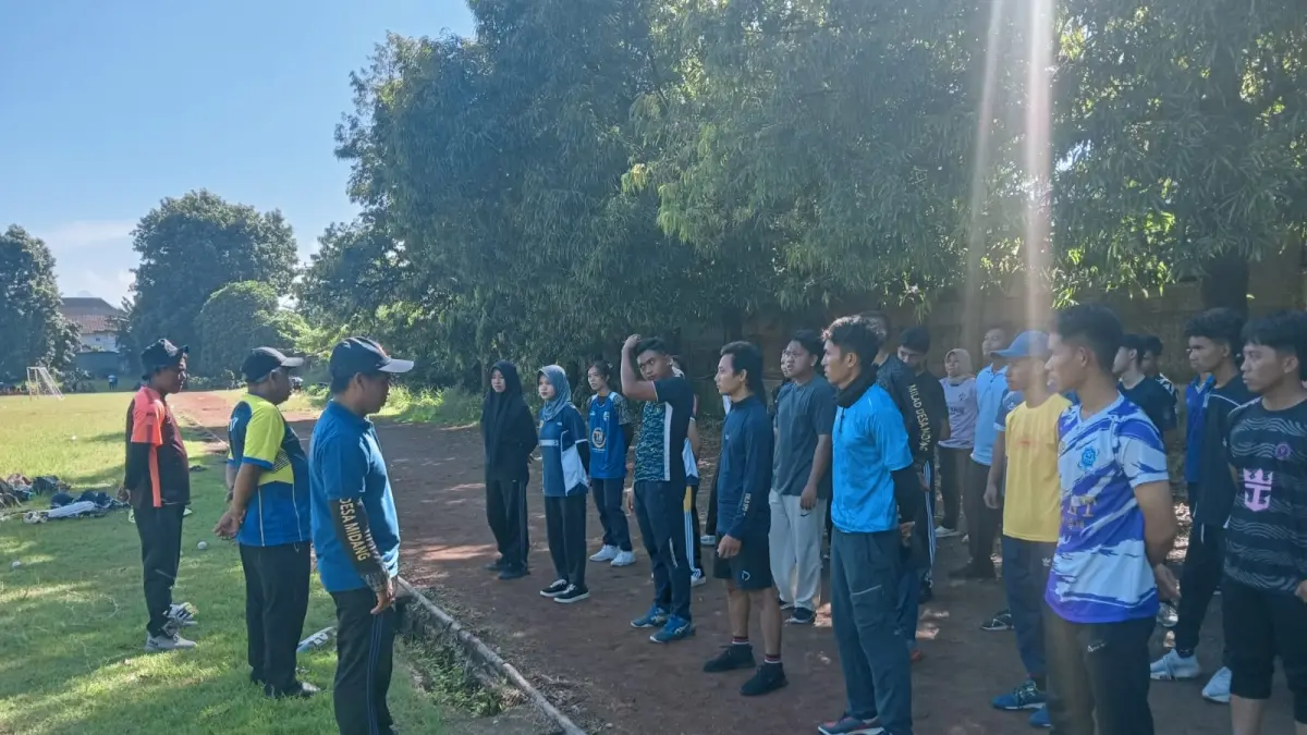 Atlet cricket dari kabupaten/kota mengikuti latihan bersama yang digelar Pengprov PCI NTB jelang Porprov NTB. (IST/LOMBOK POST)