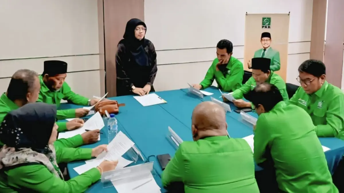 CALON PEMIMPIN: Para calon ketua DPC PKB se-NTB menghadapi tim penguji dalam UKK tahap pertama yang digelar di Hotel Lombok Raya Mataram, Sabtu lalu (25/4). (DPW PKB NTB UNTUK LOMBOK POST)