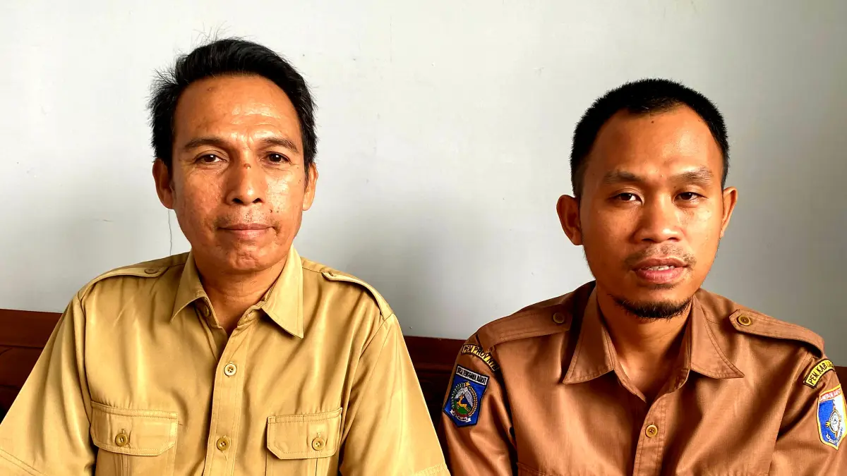 ​CEGAH KONFLIK: Imran Rosyidin (kiri) saat memaparkan program inovasi Warung Cantik sebagai upaya pemetaan isu strategis. (TONI/LOMBOK POST)
