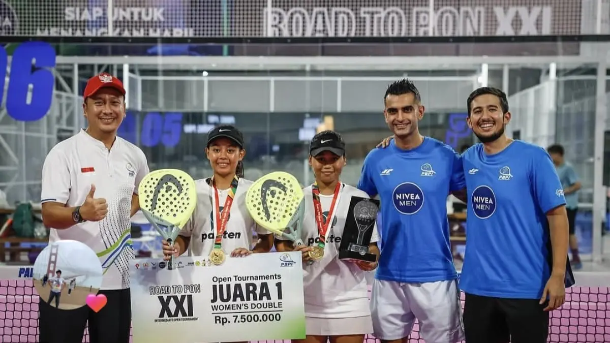 Febyaro Ribby Santara (dua dari kiri) saat menjuarai kejuaraan Road to PON 2024 lalu.