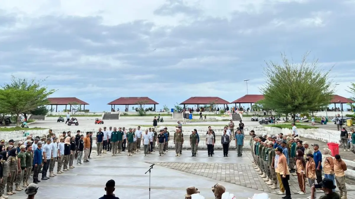 Kegiatan kurvey di pesisir pantai melibatkan kolaborasi masif antara Satpol PP kabupaten/kota se-NTB, Dinas LHK, serta berbagai perangkat daerah terkait.