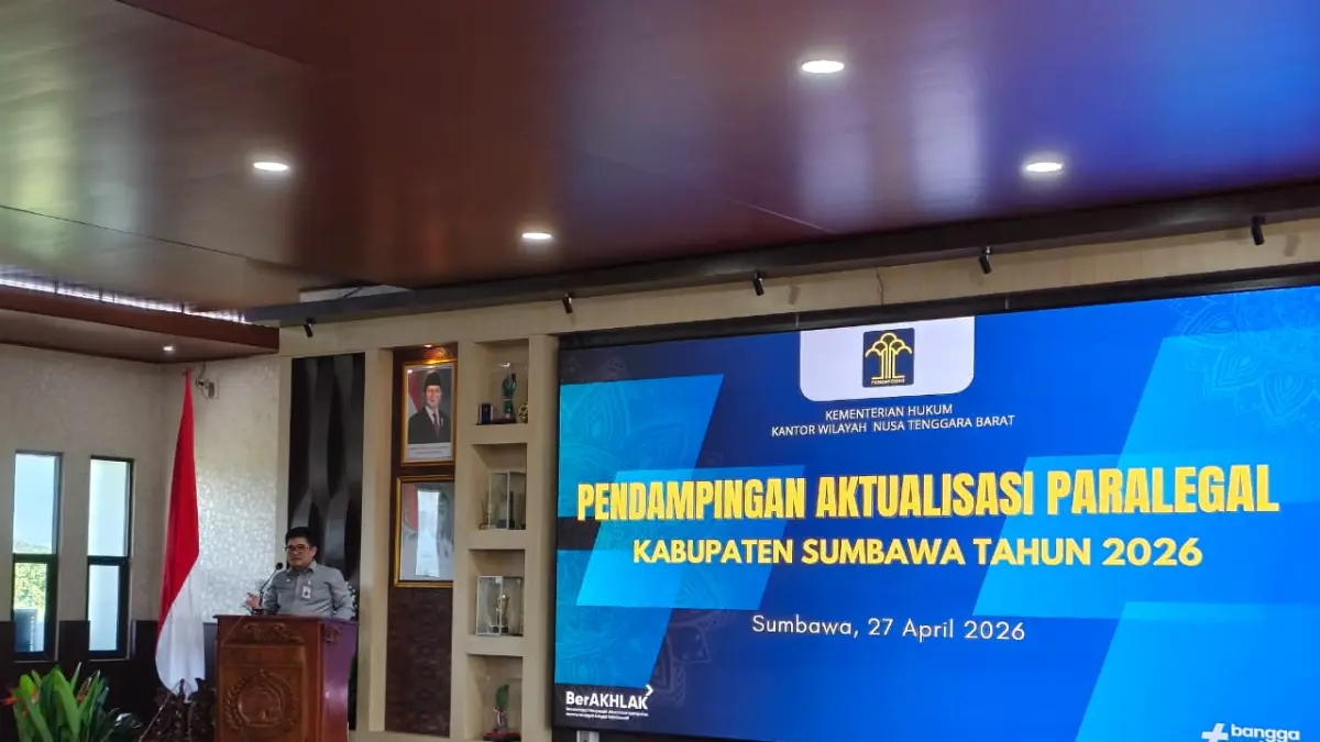 Kepala Kanwil Kemenkum NTB I Gusti Putu Milawati mengikuti penandatanganan PKS perlindungan Kekayaan Intelektual bersama perguruan tinggi se-Sumatera Barat secara daring, Senin (27/4).