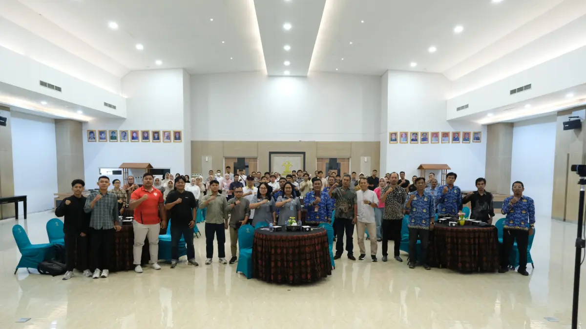 Kepala Kanwil Kemenkum NTB I Gusti Putu Milawati saat membuka edukasi KI bagi insan olahraga di Aula Kanwil Kemenkum NTB, Senin (27/4).
