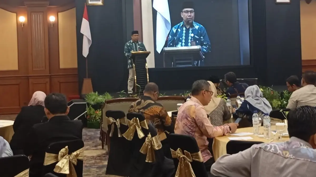 KONSOLIDASI: Pemangku kepentingan pendidikan di NTB melaksanakan konsolidasi program Hari Belajar Guru di Hotel Lombok Raya, pekan lalu.

