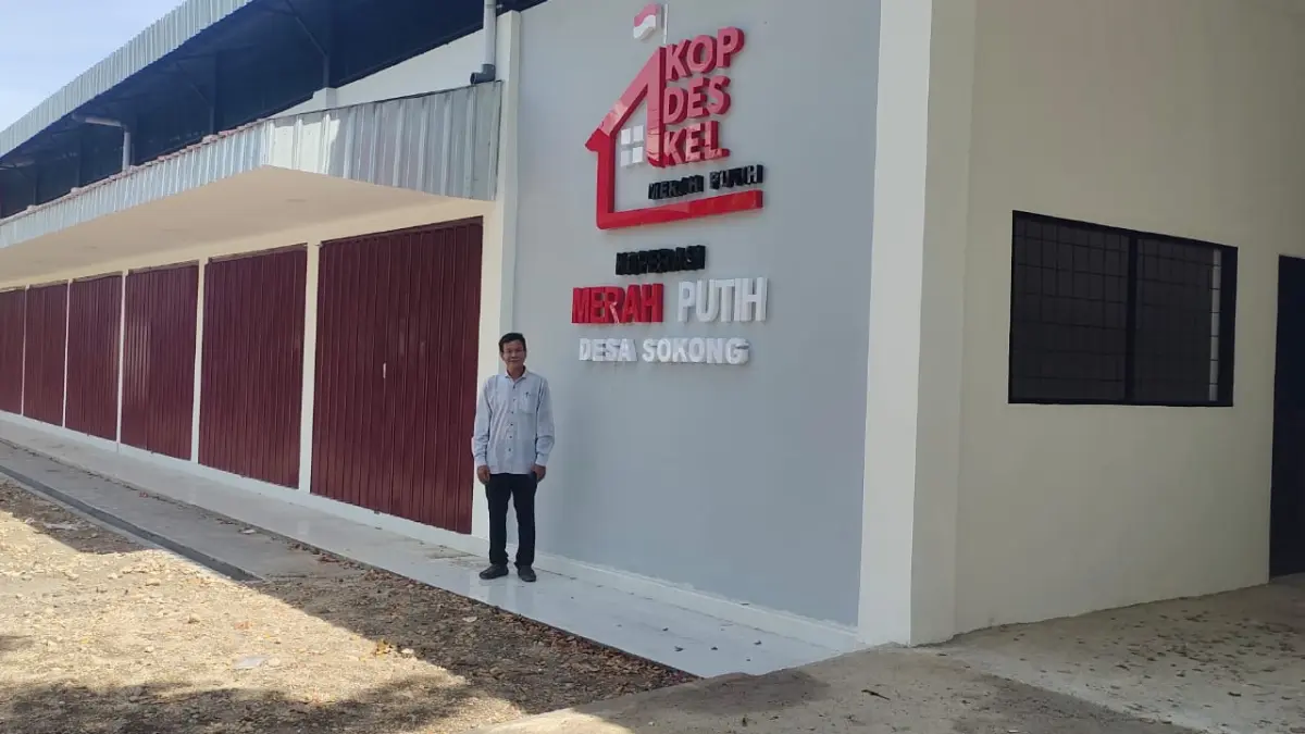 TUNGGU SERAH TERIMA: Bangunan fisik Kopdes Merah Putih Desa Sokong yang sudah rampung. (HABIBUL ADNAN/LOMBOK POST)