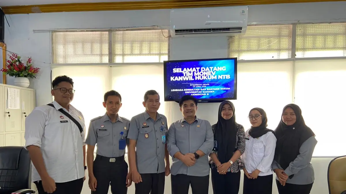 Tim Kanwil Kemenkum NTB saat monitoring layanan bantuan hukum di Lapas Kelas IIA Sumbawa Besar, memastikan pendampingan berjalan optimal dan tanpa biaya.