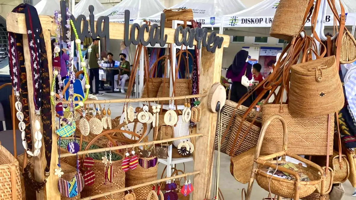 KUALITAS EKSPOR: Sejumlah produk Baiq Local Corner yang ikut dalam kegiatan bazar UMKM, beberapa waktu lalu. (IG Baiq Local Corner)