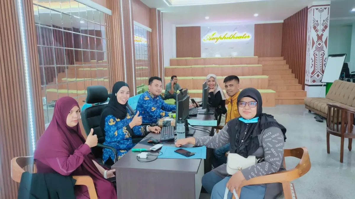 FASILITASI NIB: Tim PLUT KUMKM melakukan jemput bola pendampingan pembuatan Nomor Induk Berusaha (NIB) bagi Yayasan Terapis Sehat Sejahtera di Mataram. (Ist/Lombok Post)