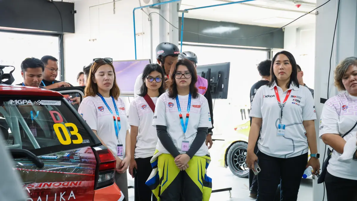 pembalap Clio Tjonnadi sukses menunjukkan taringnya dengan menjadi yang tercepat dalam sesi official practice Kartini Race 2026
