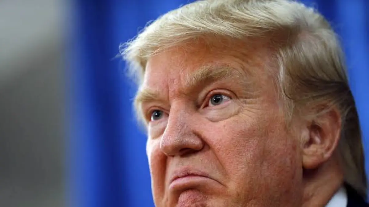 Presiden Amerika Serikat Donald Trump mengumumkan penghentian Operasi Epic Fury di Iran jelang tenggat 60 hari War Powers Resolution, memicu perdebatan sengit di Kongres AS.
